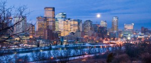 Calgary, Alberta skyline in the predawn looking southwest from the hill below 1st Ave NW. Photo by Chuck Szmurlo, 2007. CC BY 2.5
