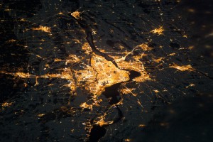 Montréal, la nuit. Photo de la NASA. 2014.