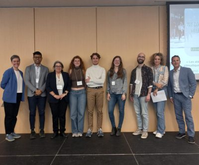 Récipiendaires du 22e Colloque de la Relève VRM. De gauche à droite: Geneviève Cloutier (ULaval, comité de direction VRM), Juste Rajaonson (jury-UQAM), Paula Negron-Poblete (jury-UdeM), (Kelia Islas) (3e prix), Frédéric Cournoyer (1er prix), Flandrine Lusson (2e prix), Félix Bélanger (2e prix), Fanny Tremblay-Racicot (jury-ÉNAP) et Emiliano Scanu (jury-ULaval) Crédits photo : Salomé Vallette, 2025
